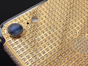 iPhone 8 Berlapis Emas dan Berlian Sudah Bisa Dipesan