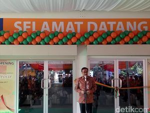 Resmikan JakGrosir, Djarot: Pedagang Kecil Harus Dilindungi Resmikan JakGrosir, Djarot: Pedagang Kecil Harus Dilindungi