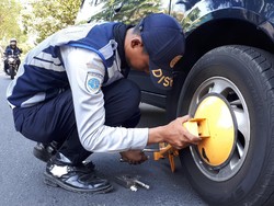 Langgar Aturan, Belasan Mobil Digembok Selama Libur Natal di Solo