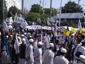 Turun ke Jalan, Warga Cirebon Kirim Petisi Tragedi Rohingya
