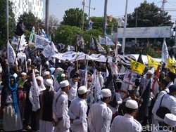 Turun ke Jalan, Warga Cirebon Kirim Petisi Tragedi Rohingya