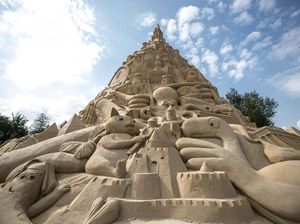 Foto: Istana Pasir Tertinggi di Dunia, Keren!