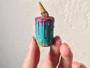 Bikin Gemes! 10 Kue Cantik Ini Ukurannya Paling Mungil di Dunia