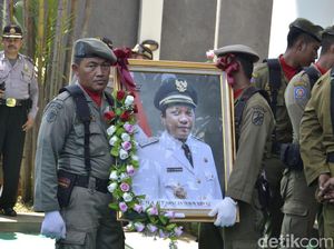 Jenazah Wali Kota Pekalongan Diberangkatkan ke Masjid Kauman