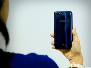 Video: Ketika Evercoss Winner Y Star Dijadikan Palu