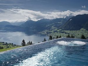 Foto: Siapa yang Tidak Mau Berenang di Sini?