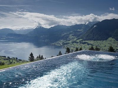 Foto: Siapa yang Tidak Mau Berenang di Sini?