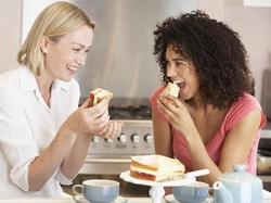 Kenapa Ya, Makanan Manis dan Tinggi Kalori Lebih Mencuri Perhatian?