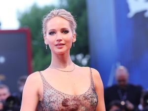 Kabar Brad Pitt Kencan dengan Jennifer Lawrence Hanya Fantasi