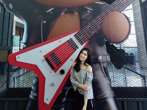 Isyana Sarasvati Tuang Kisah Hidupnya di Album Paradox