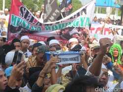 Warga Tegal Gelar Aksi Penggalangan Dana untuk Rohingya