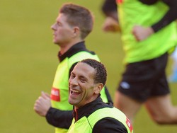 Dua Pemain MU yang Dibenci Steven Gerrard