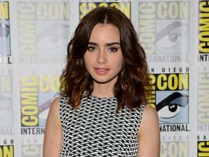 Nostalgia Masa Kecil, Polly Pocket akan Jadi Film Dibintangi Lily Collins Nostalgia Masa Kecil, Polly Pocket akan Jadi Film Dibintangi Lily Collins