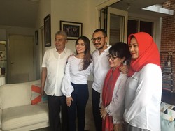 Terjun ke Dunia Politik, Giring Nidji Syukuran di Rumahnya