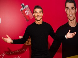 Ronaldo juga punya brand CR7 yang mengeluarkan produk berupa parfum, kacamata, sampai sepatu (Getty Images)