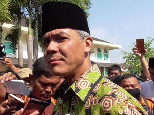 Gubernur Ganjar Ajak Warganet Doakan Banjarnegara Gubernur Ganjar Ajak Warganet Doakan Banjarnegara