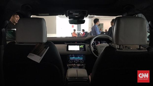 Range Rover Boyong SUV Premium Velar ke Indonesia