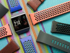 Smartwatch Fitbit Ionic Bantu Penderita Diabetes