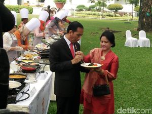 5 Pelajaran Cinta dari Momen Mesra Jokowi dan Iriana yang Romantis