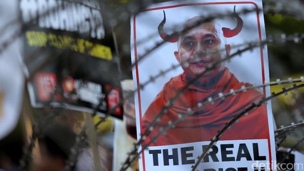 Aksi Tolak Kekerasan Rohingya di Kedubes Myanmar