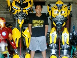 Meraup Untung dari Cosplay Superhero Made in Tulungagung