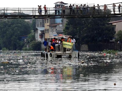 Penampakan Kotor dan Joroknya Sungai di Manila