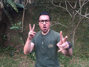 David Bayu Ikut The Swinging Terror Lewat I Call You David Bayu Ikut The Swinging Terror Lewat I Call You