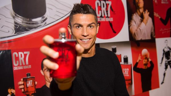 Setampan Ronaldo, Sewangi CR7