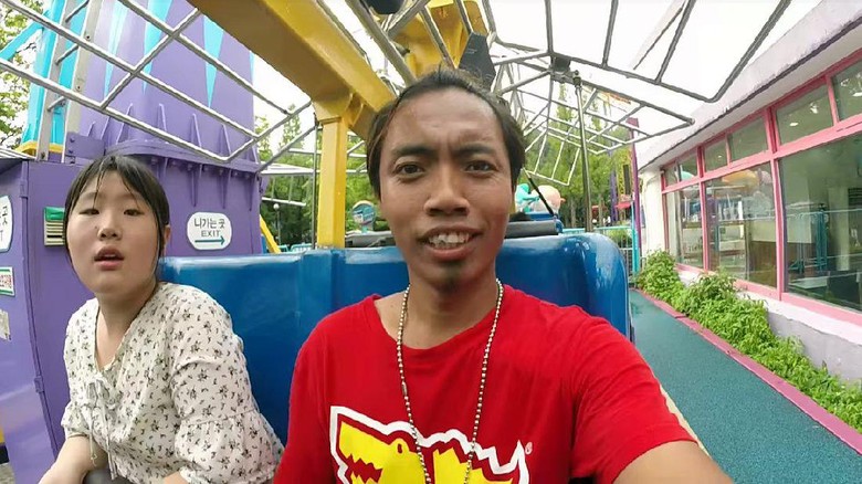Parindra alias Bajindol alias Gokil Abis, TKI di Korsel yang video liburannya viral (Youtube/Gokil Abis)
