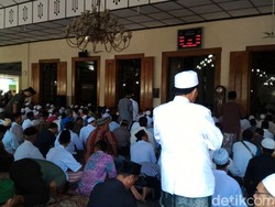 Jenazah Wali Kota Pekalongan Disalatkan di Masjid Kauman