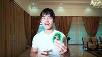 Perbandingan Gaya Rambut Kaesang Pakai Pomade dan Jokowi