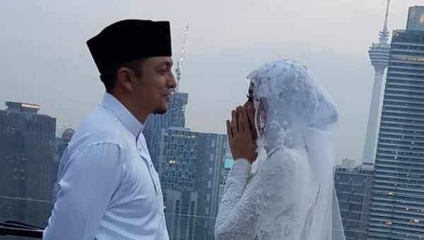 Menyimak Perjalanan Cinta Engku Emran dengan Laudya Cynthia Bella