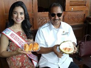 Cicip Durian Merah, Menpar Arief: Recommended, Harus Dicoba Saat ke Banyuwangi