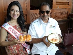 Cicip Durian Merah, Menpar Arief: Recommended, Harus Dicoba Saat ke Banyuwangi