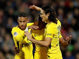 Turun Sejak Awal Pertandingan, Mbappe-Neymar Bawa PSG Menang Telak Turun Sejak Awal Pertandingan, Mbappe-Neymar Bawa PSG Menang Telak