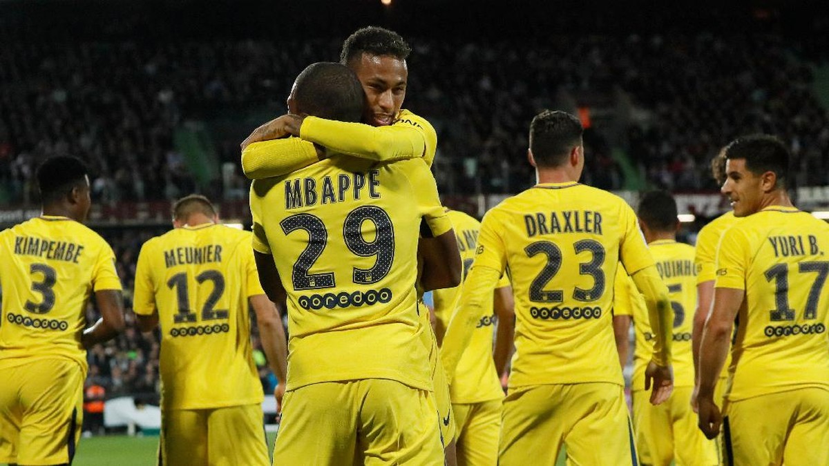 Pemain mahal Paris Saint-Germain, Neymar dan Kylian Mbappe (Foto: Gonzalo Fuentes/Reuters)