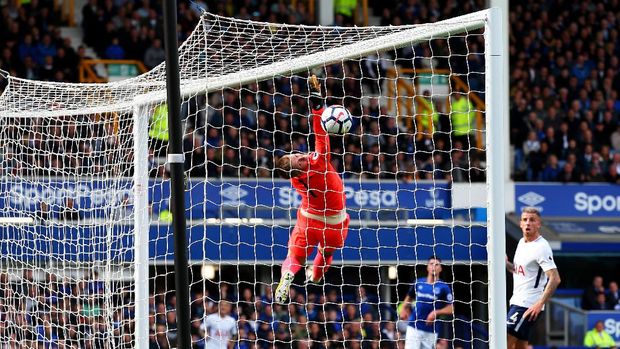 Kane Dua Gol, Spurs Bekuk Everton 3-0