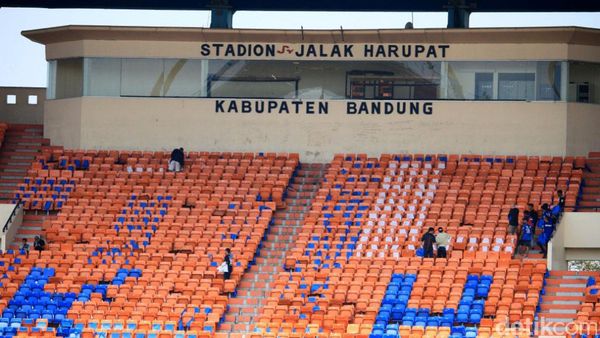 Persiapan Koreografi Bobotoh Jelang Persib vs Semen Padang