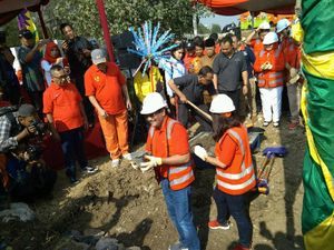 Djarot: Beli Mobil Mahal Bisa, Masak Buat Garasi Enggak Bisa?