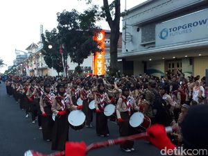 Ribuan Anggota Ramaikan HUT Pramuka ke-56 di Jalan Asia Afrika Ribuan Anggota Ramaikan HUT Pramuka ke-56 di Jalan Asia Afrika