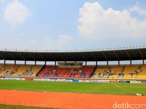 Aparat Gabungan Kawal Laga Persib vs Persiwa di Si Jalak Harupat