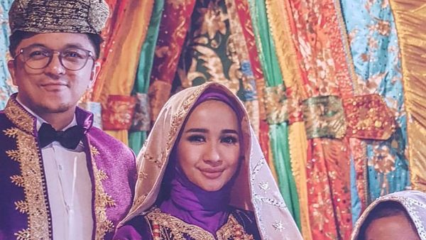 Keluarga Baru Laudya Cynthia Bella, Nikita Willy Pamer Kaki Mulus