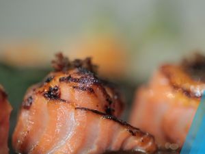 Yuk, Bikin Sendiri: Salmon Lava dengan Sambal Roa!