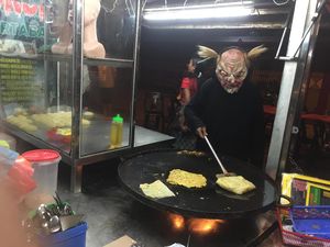 Hati-hati! Beli Martabak di Sini Dilayani Hantu