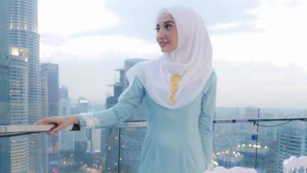 Dapat Hidayah Saat Umroh, 5 Artis Ini Mantap Berhijab