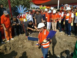 Djarot Groundbreaking Club House di Stadion BMW