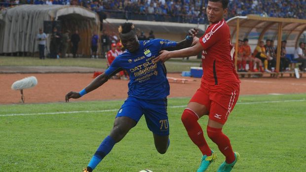 Persib Bandung ditahan imbang Semen Padang 2-2 di Stadion Si Jalak Harupat, Sabtu (9/9).
