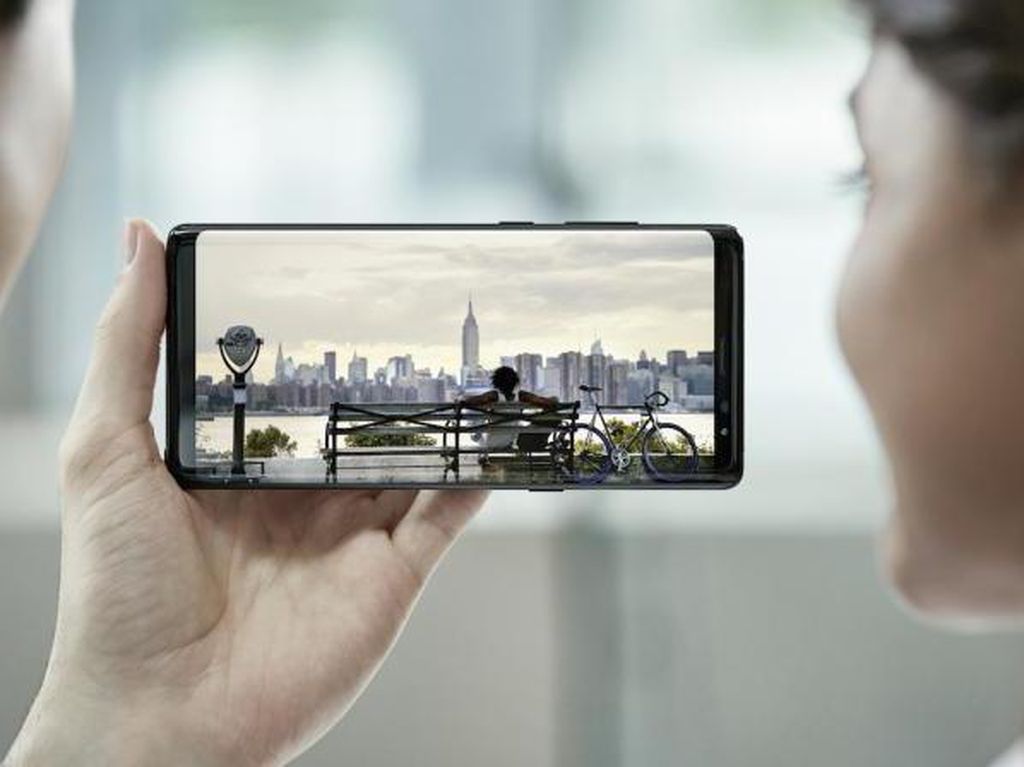 Orang Indonesia Keranjingan Streaming Video Lewat Ponsel Orang Indonesia Keranjingan Streaming Video Lewat Ponsel