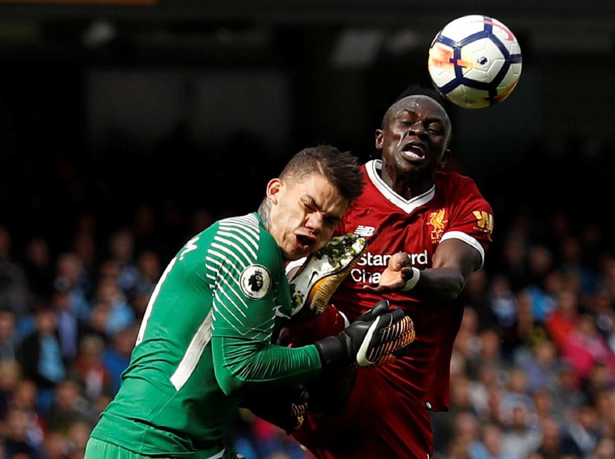 Insiden horor yang bikin Sadio Mane diskors tiga pertandingan. Foto: Lee Smith/Action Images via Reuters