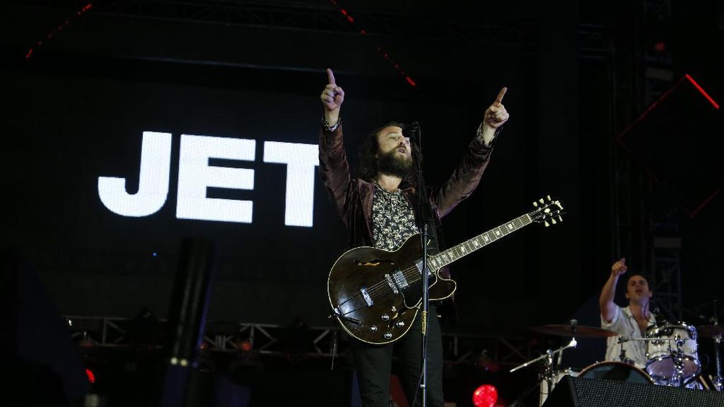 Perdana Manggung di Indonesia, Jet Sukses Meriahkan Soundrenaline 2017 Perdana Manggung di Indonesia, Jet Sukses Meriahkan Soundrenaline 2017